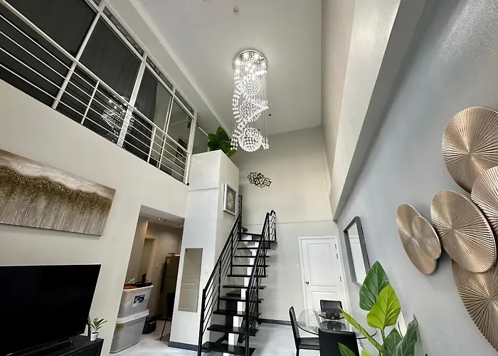 Apartment 2-story Penthouse With 5 Balconies Manila